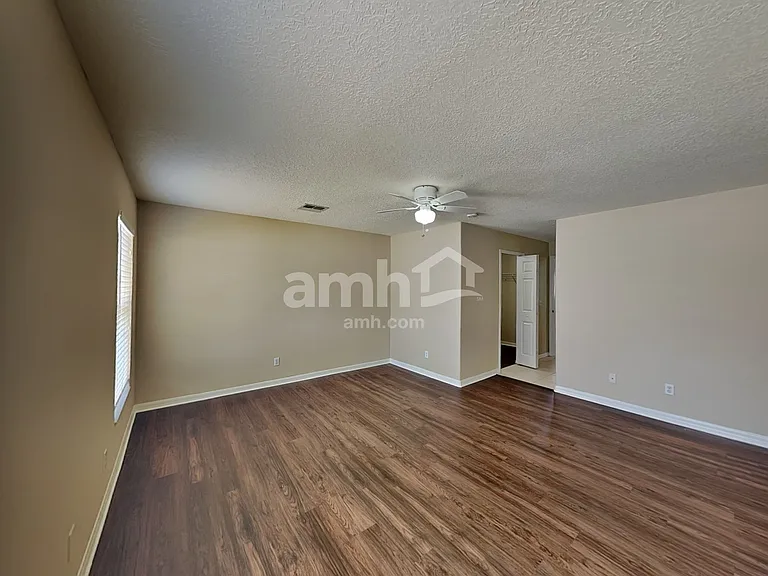924 Burland Cir — Photo 9