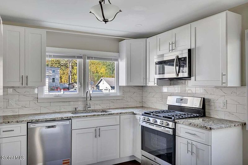 4th image of 12 Taylor Street