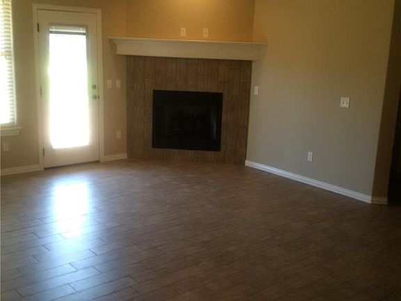 2nd image of 1461 S Blue Willow Ave