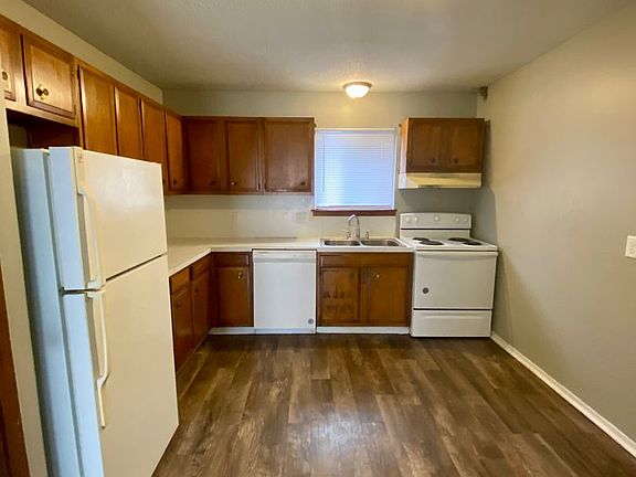 4th image of 215 S 1st St #3