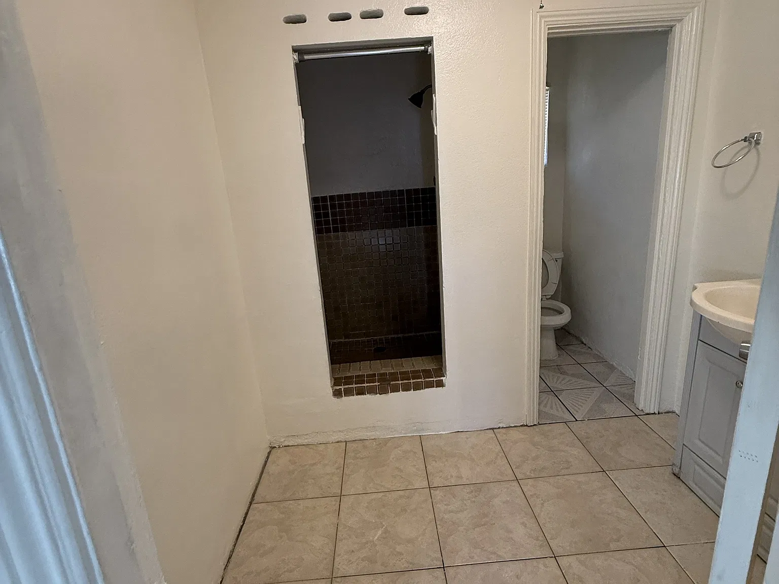 1135 S Santa Fe Ave — Photo 2