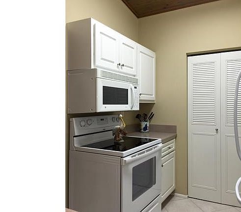 4th image of 58 Manor Ter #8203