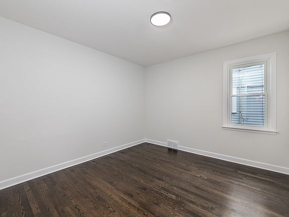 5th image of 3506 N Ozark Ave