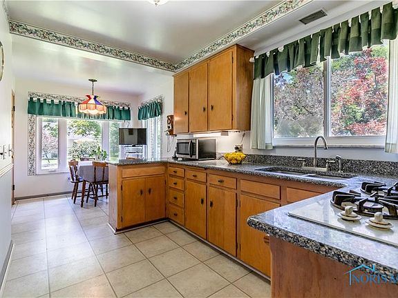 2nd image of 3936 Lape Kala Way