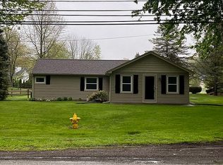 8224 Adler Rd, Lambertville, MI 48144