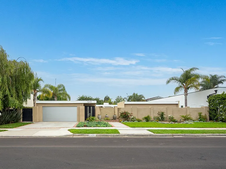1609 Anita Ln — Photo 34