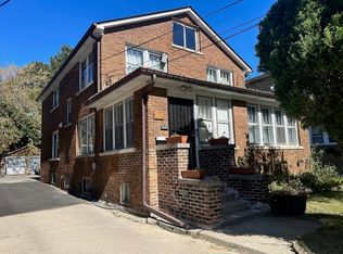 910 W Clayton St, Waukegan, IL 60085