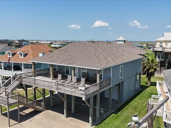 3093 Greg St, Crystal Beach, TX 77650