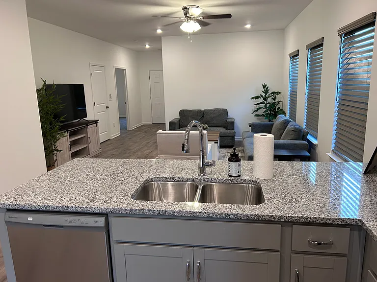 335 Canonbury Dr — Photo 3