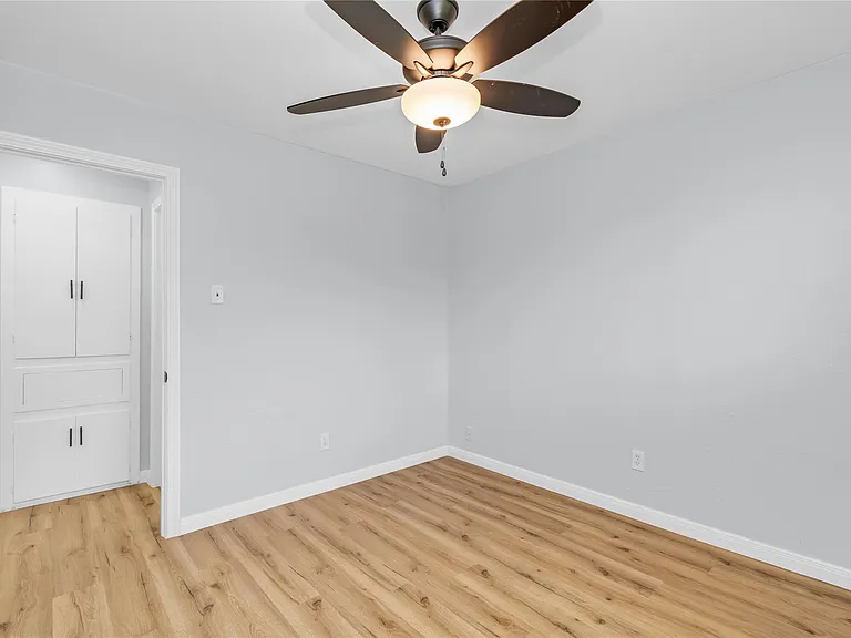 11018 Long Gate Dr — Photo 32