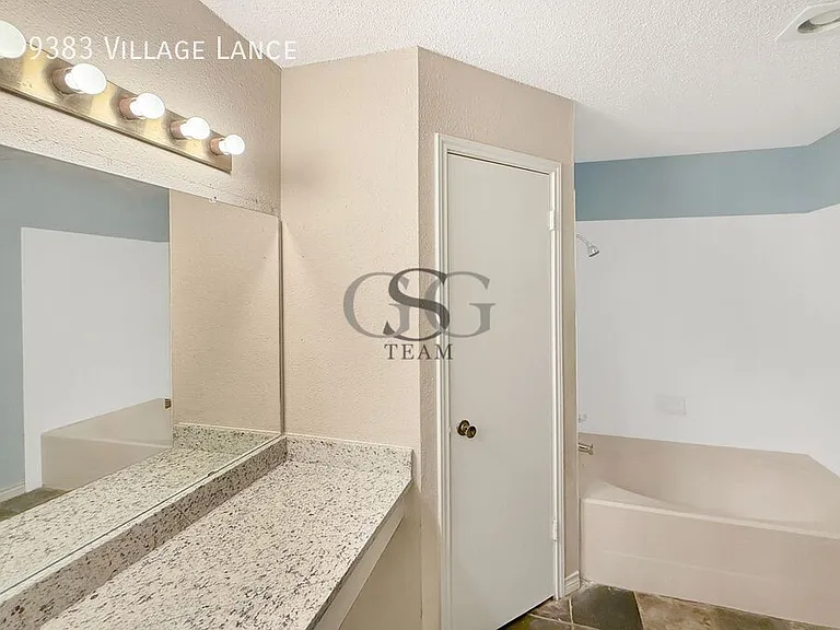 9383 Village Lance — Photo 10