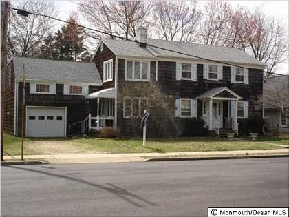 2nd image of 249 Park Ave