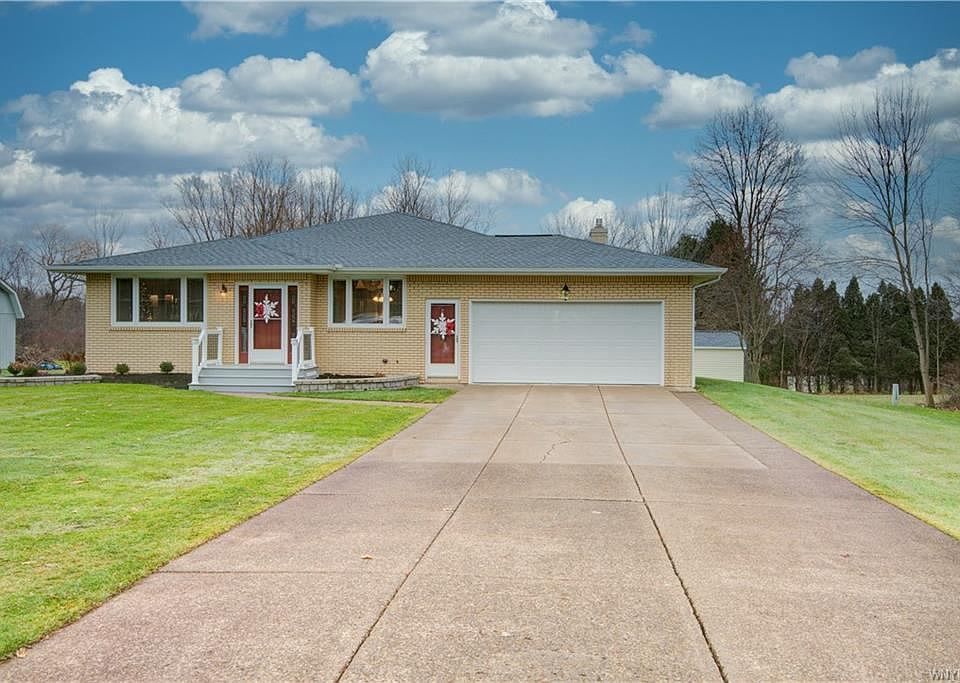1st image of 91 Hickory Hill Dr