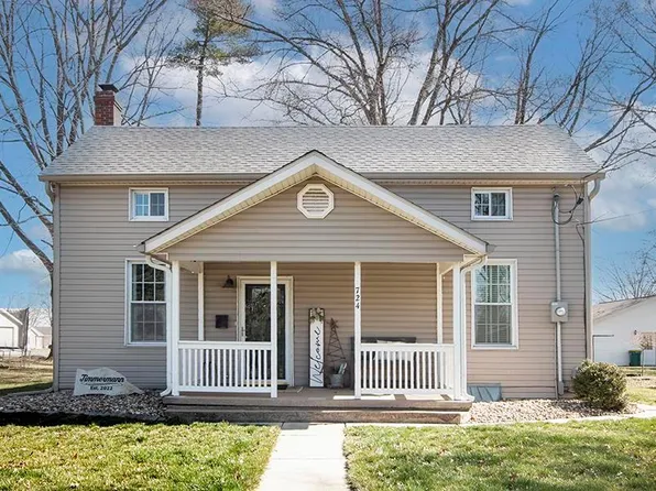 724 N Walnut St, Breese, IL 62230