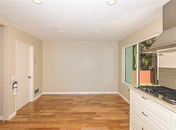 Breakfast/Dining table area off the kitchen!