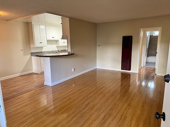 3rd image of 316 Pasadena Ave #2