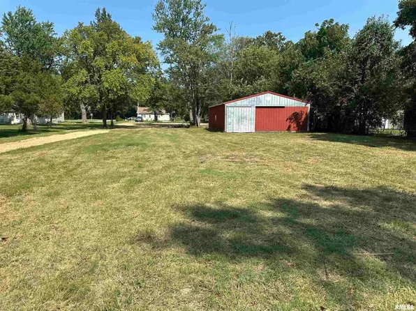 307 N Main St, Ewing, IL 62836