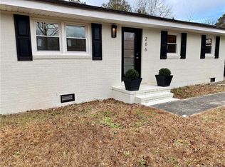 266 Sandclay Dr, Spring Lake, NC 28390