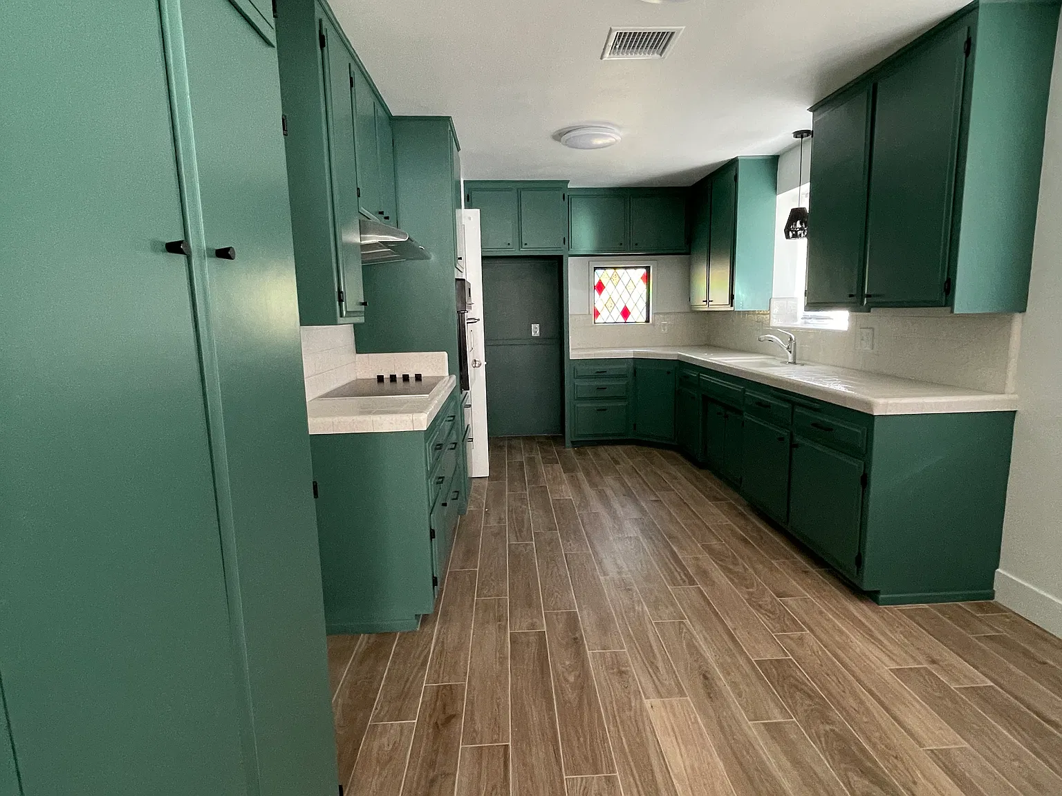 2 bed, 1233 sqft, $1,800 — Photo 3