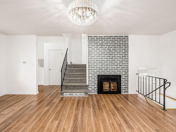 5th image of 5522 N Meadows Blvd