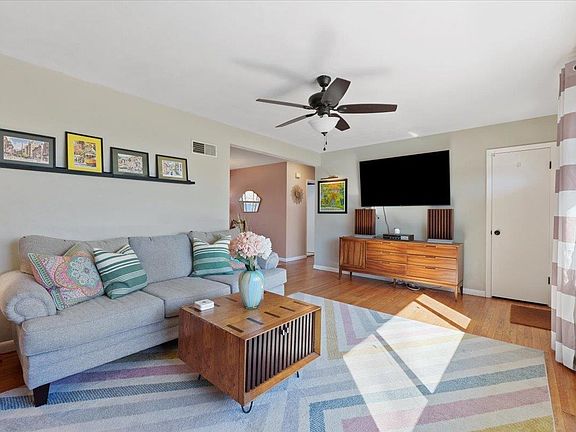 4th image of 10945 Vargas Dr