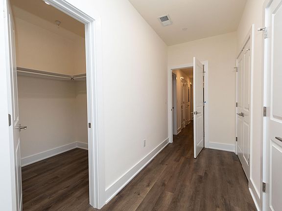 4th image of 801 Aramingo Ave #A1