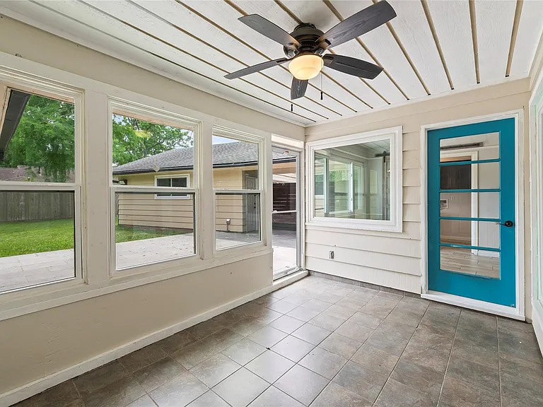 4034 Shady Springs Dr — Photo 30