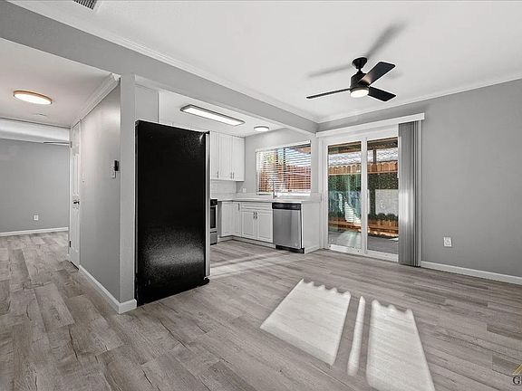 2nd image of 6000 Almendra Ave APT C