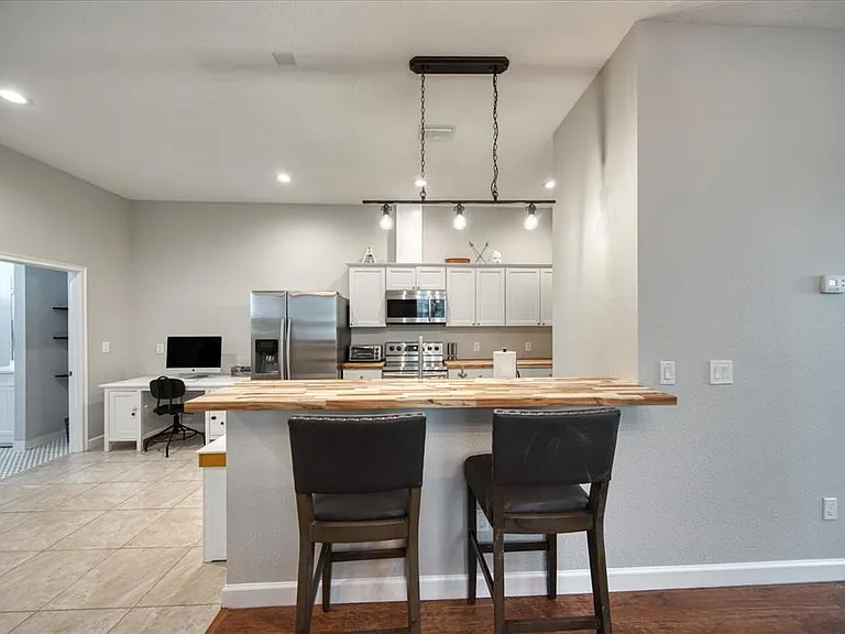 708 S 22nd St — Photo 19