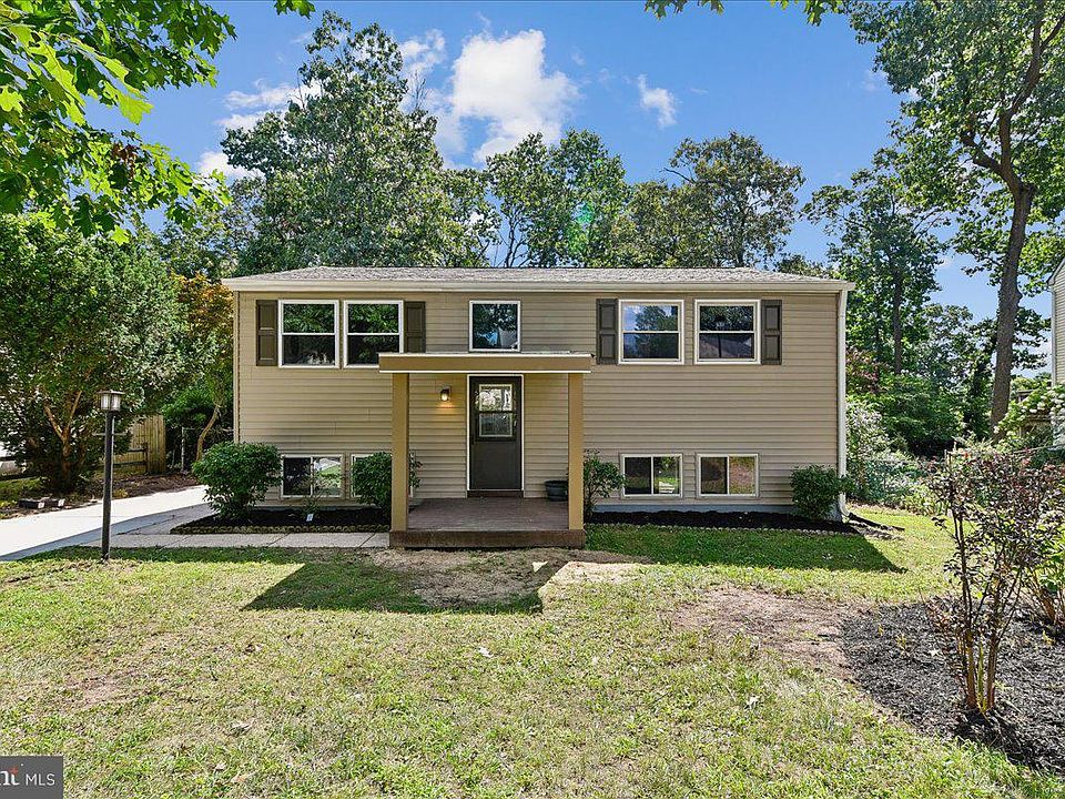1st image of 754 Hyde Park Dr