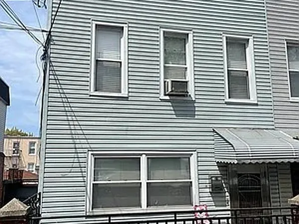2326 27th St, Astoria, NY 11105