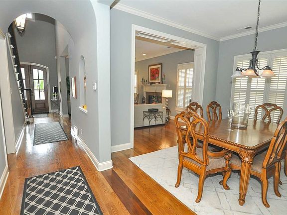 5th image of 2079 Saintsbury Dr