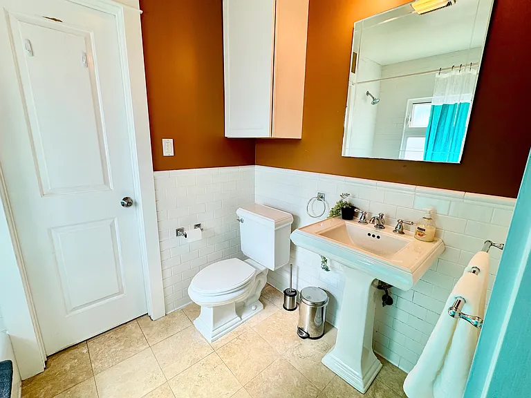 611 W Culver Ave — Photo 11