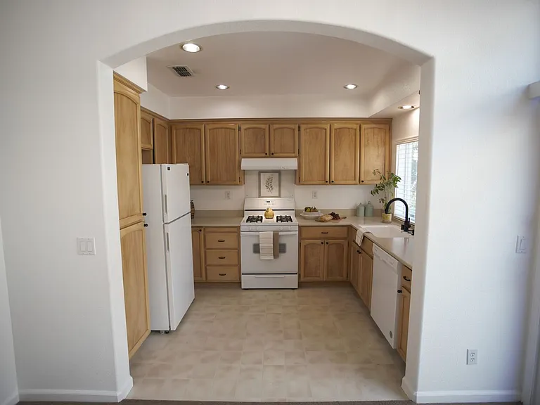 8 Constantine Ct — Photo 10