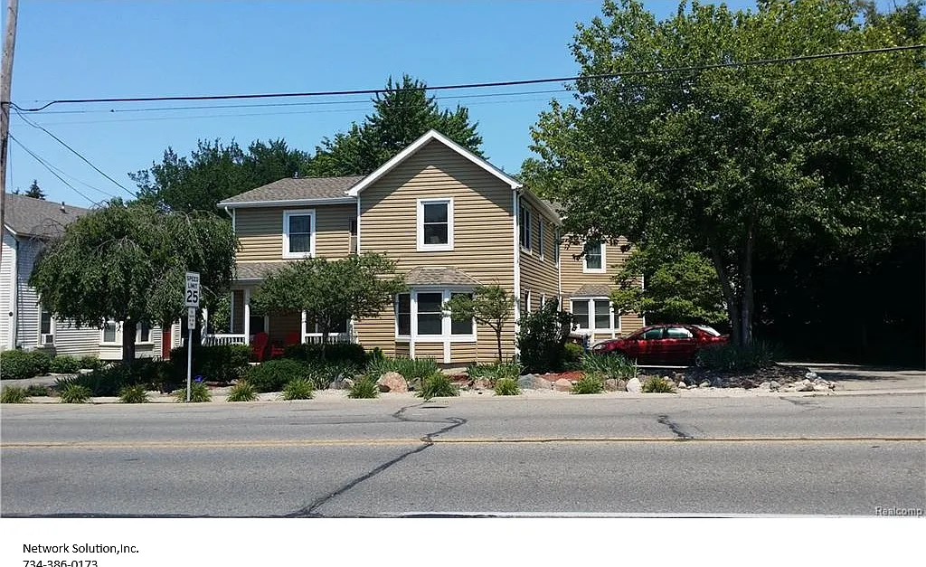 234 W Ann Arbor Trl — Photo 1