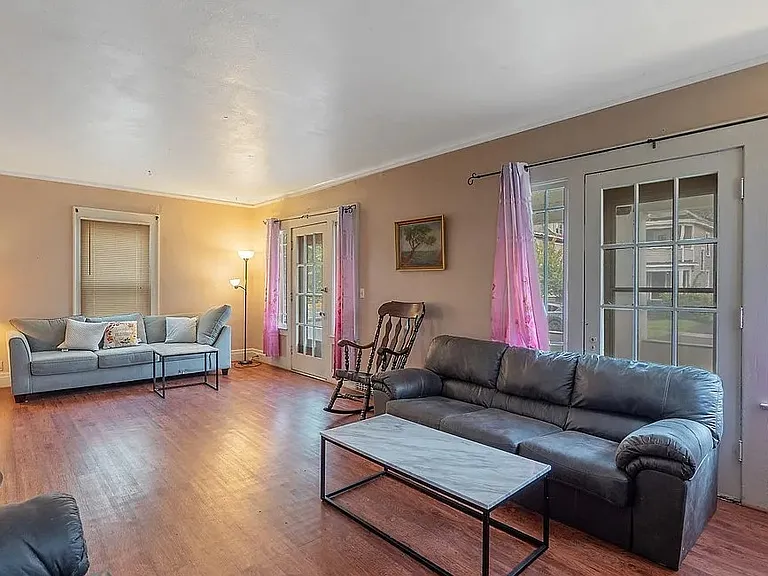 228 Cambridge St — Photo 10
