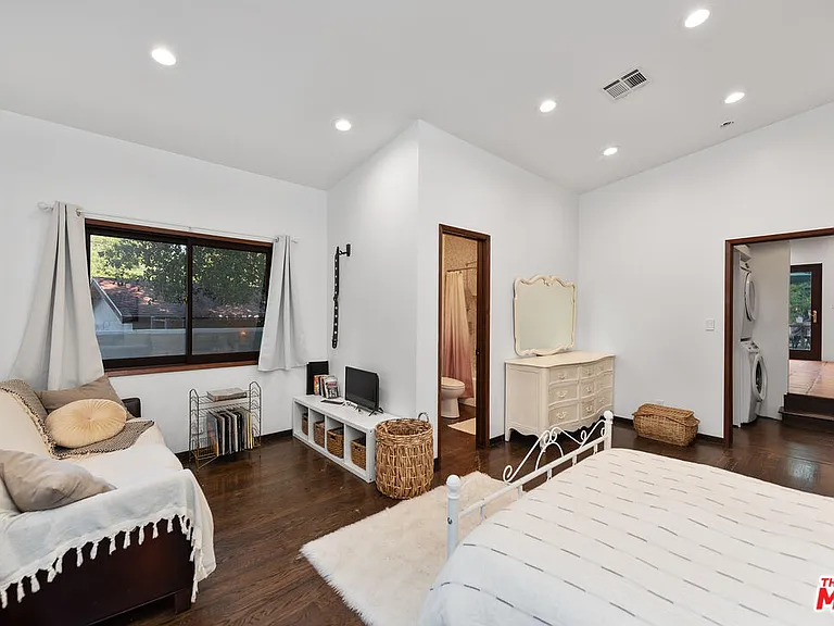 1362 Old Topanga Canyon Rd — Photo 27