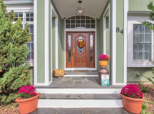 84 Grasslands Cir, Mount Sinai, NY 11766