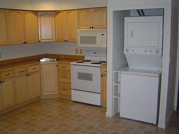 2nd image of 3421 22nd Ave W #1/2