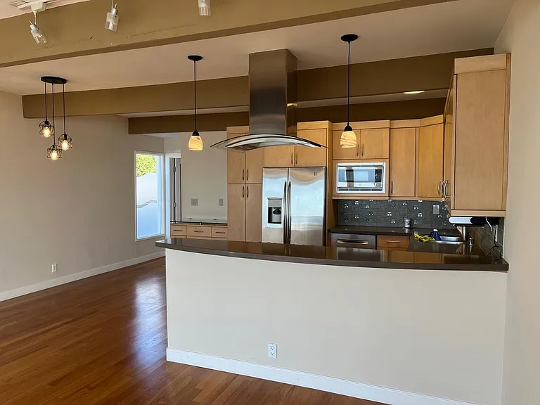 1122 La Mirada St — Photo 6
