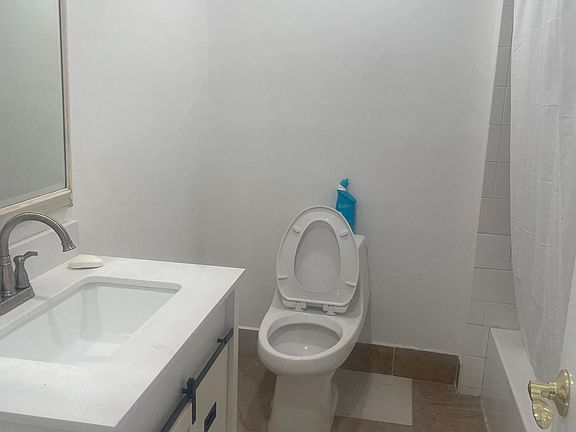 5th image of 6 School St APT 6