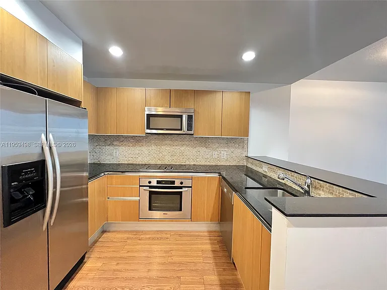1060 Brickell Ave — Photo 5