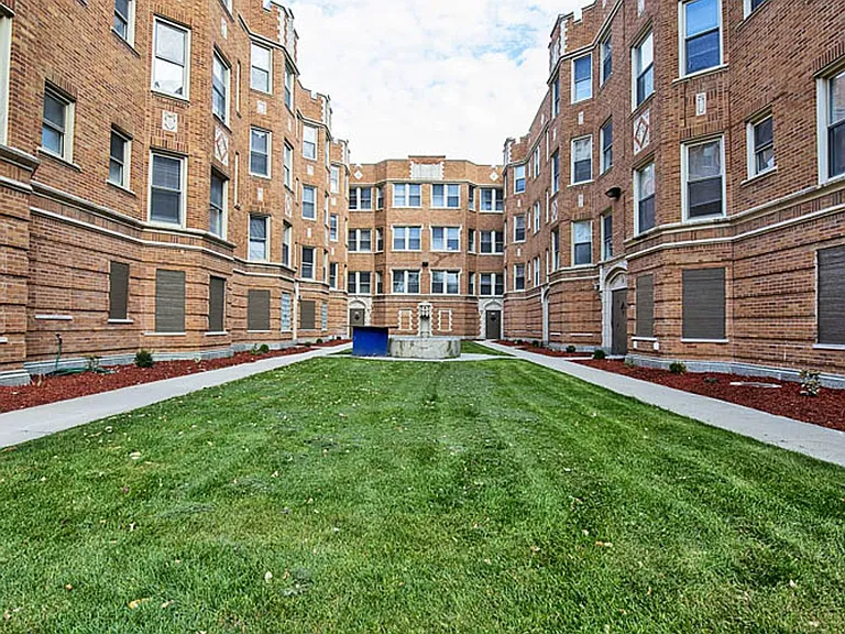 3600 W Franklin — Photo 33