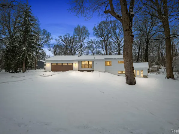 507 Kendry Ave, Bloomfield Hills, MI 48302