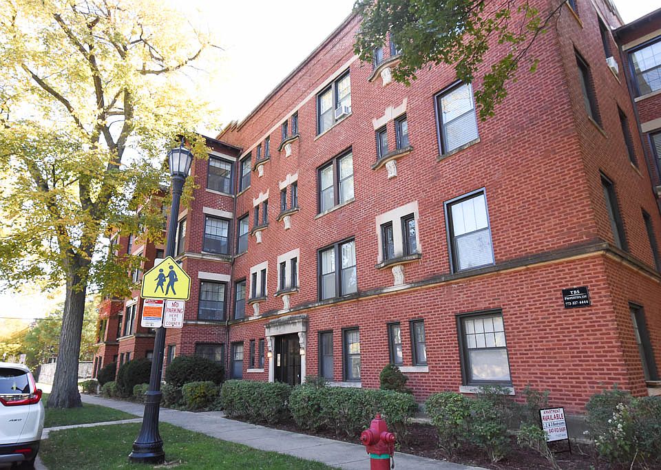 1st image of 318 Lee St Unit 4