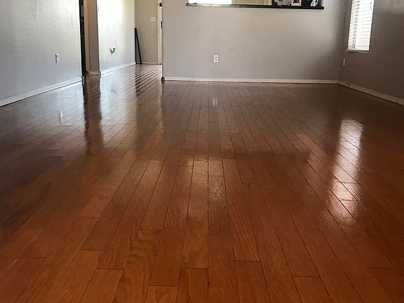 4th image of 11631 W Carol Ave