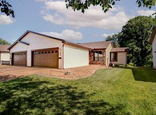806 Westwood Rd, Maryville, IL