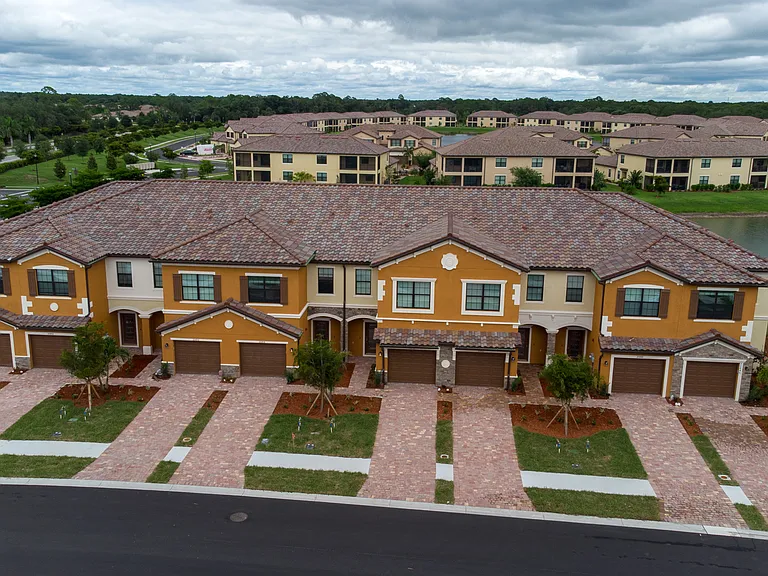 20450 Lagente Cir — Photo 24