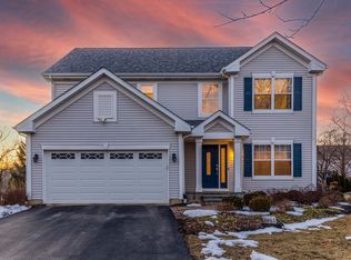 8065 Vail Ct, Long Grove, IL 60047