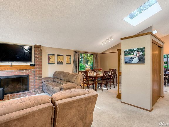 3rd image of 1016 34th Street Ct NW